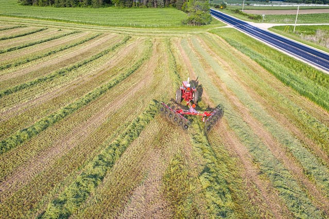 The Standard explicitly requires quantitative uncertainty reporting for removals.